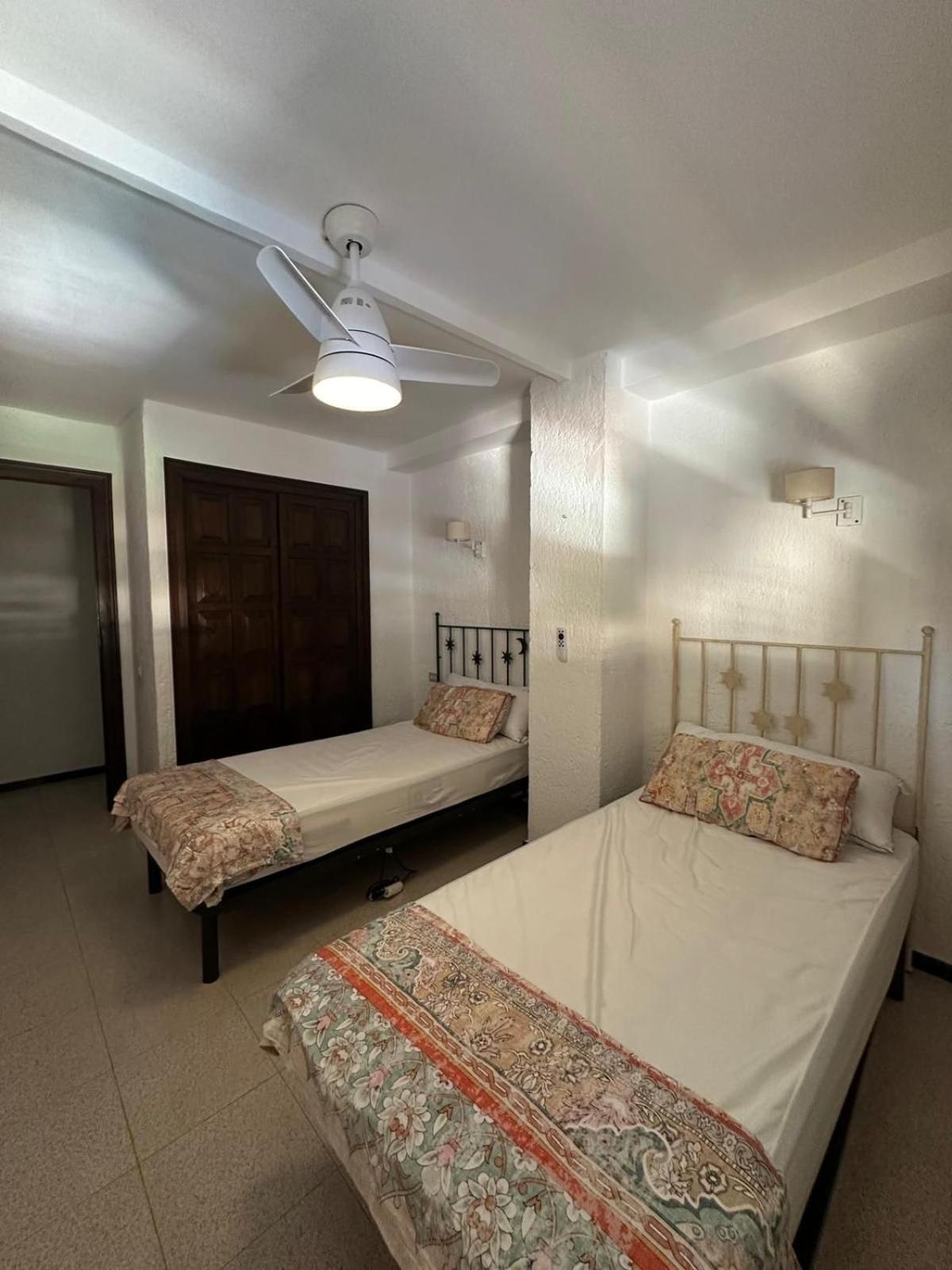 Torre Azafata Apartment อาเรนาเลส เดล ซอล ภายนอก รูปภาพ